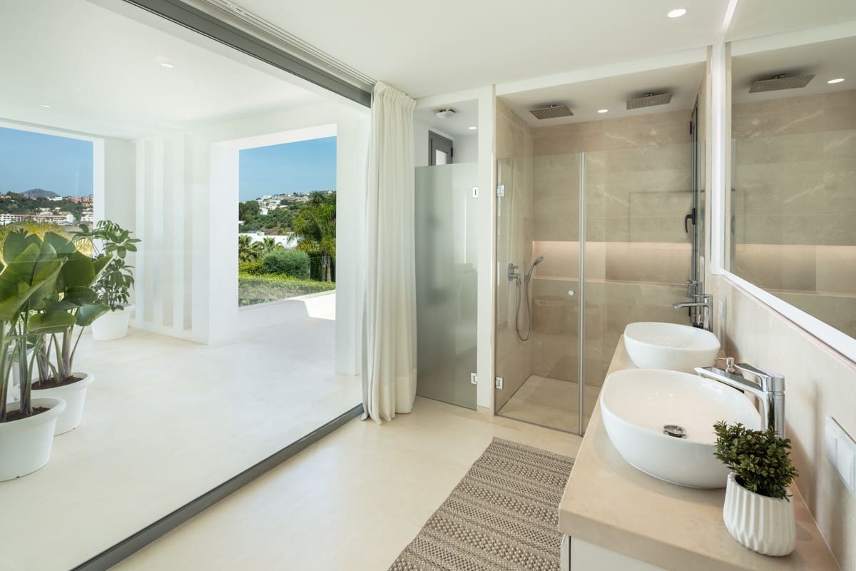 5 Zimmer Villa zu verkaufen in Marbella mit Pool Garage - 3.595.000 € (Ref: 10002058)