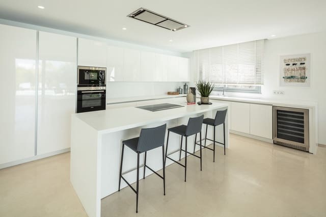 5 Zimmer Villa zu verkaufen in Marbella mit Pool Garage - 3.595.000 € (Ref: 10002058)