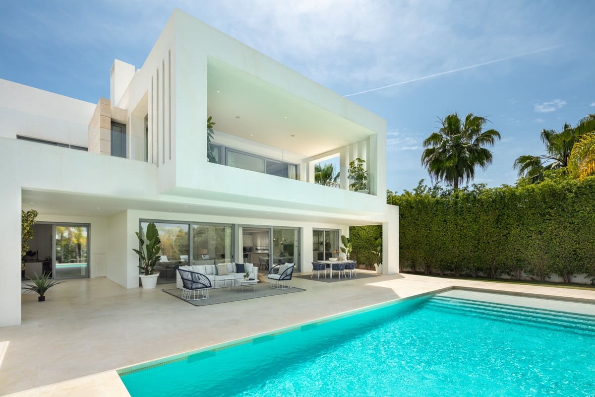 5 Zimmer Villa zu verkaufen in Marbella mit Pool Garage - 3.595.000 € (Ref: 10002058)