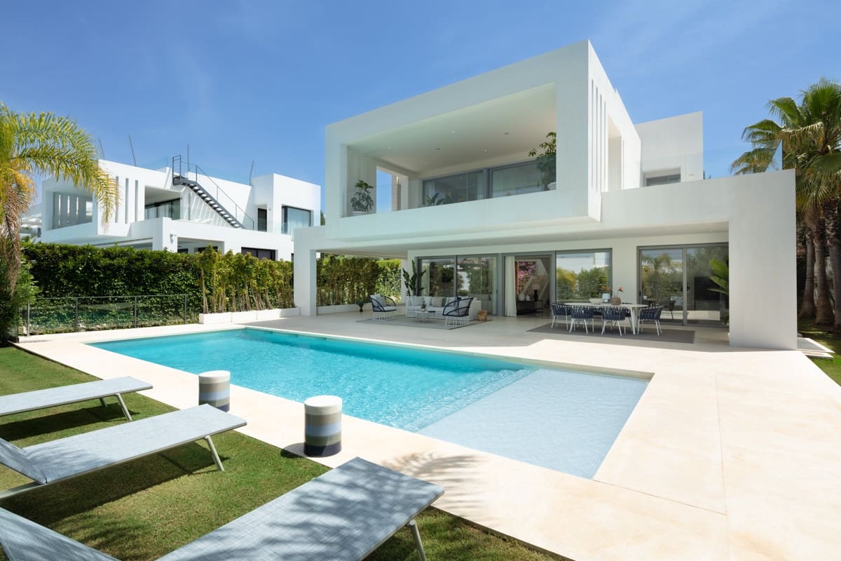 5 Zimmer Villa zu verkaufen in Marbella mit Pool Garage - 3.595.000 € (Ref: 10002058)