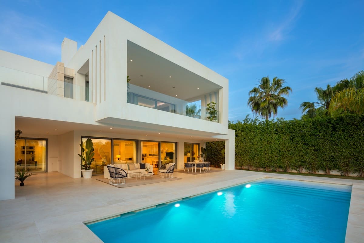 5 Zimmer Villa zu verkaufen in Marbella mit Pool Garage - 3.595.000 € (Ref: 10002058)