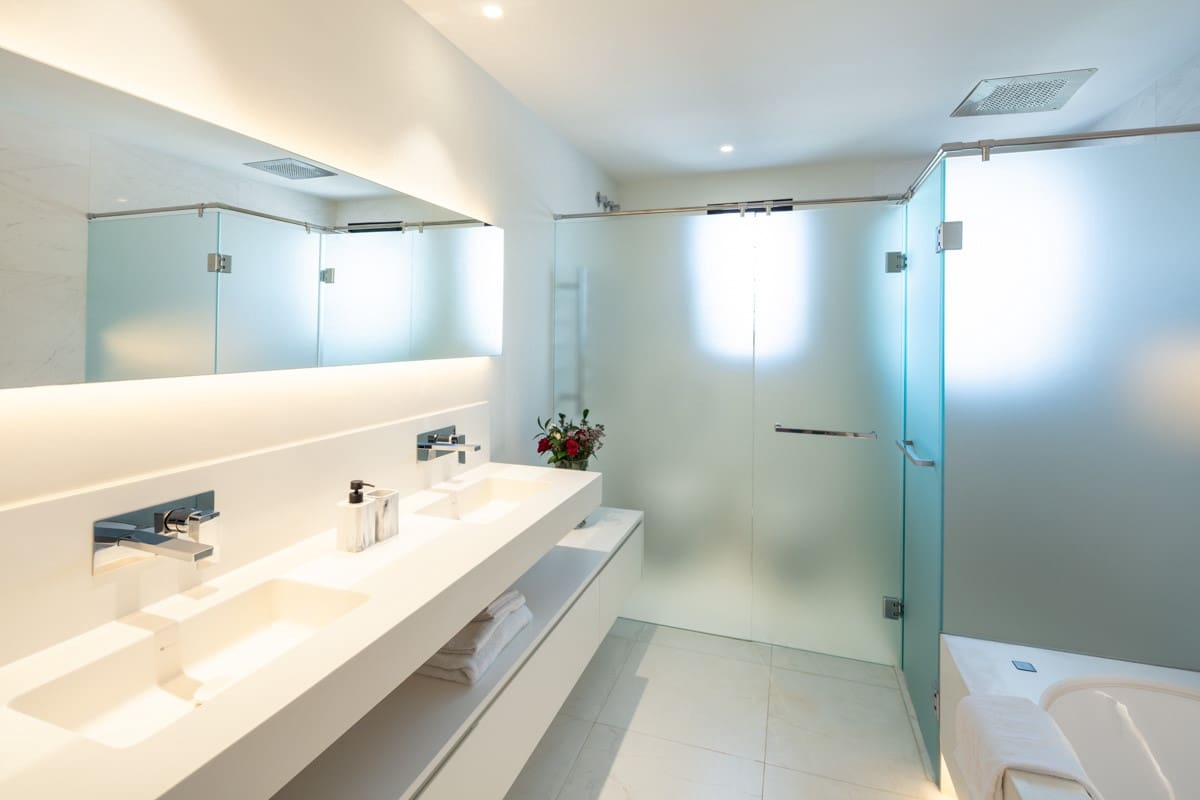 4 Zimmer Villa zu verkaufen in Guadalmina mit Pool Garage - 1.800.000 € (Ref: 10002066)