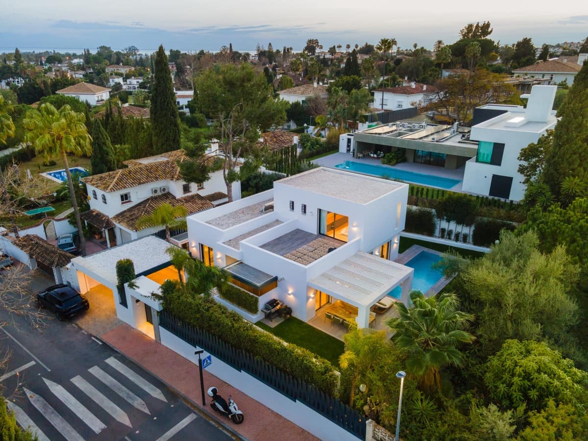 4 Zimmer Villa zu verkaufen in Guadalmina mit Pool Garage - 1.800.000 € (Ref: 10002066)
