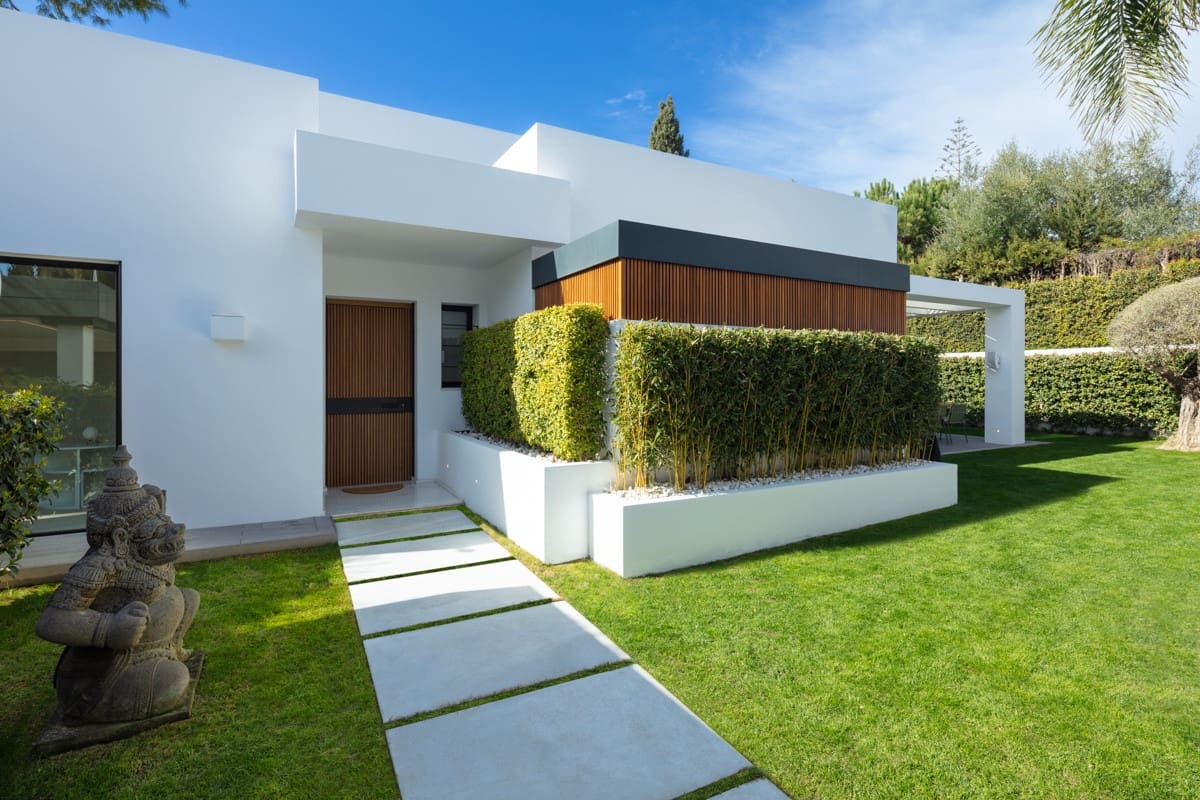 4 Zimmer Villa zu verkaufen in Guadalmina mit Pool Garage - 1.800.000 € (Ref: 10002066)