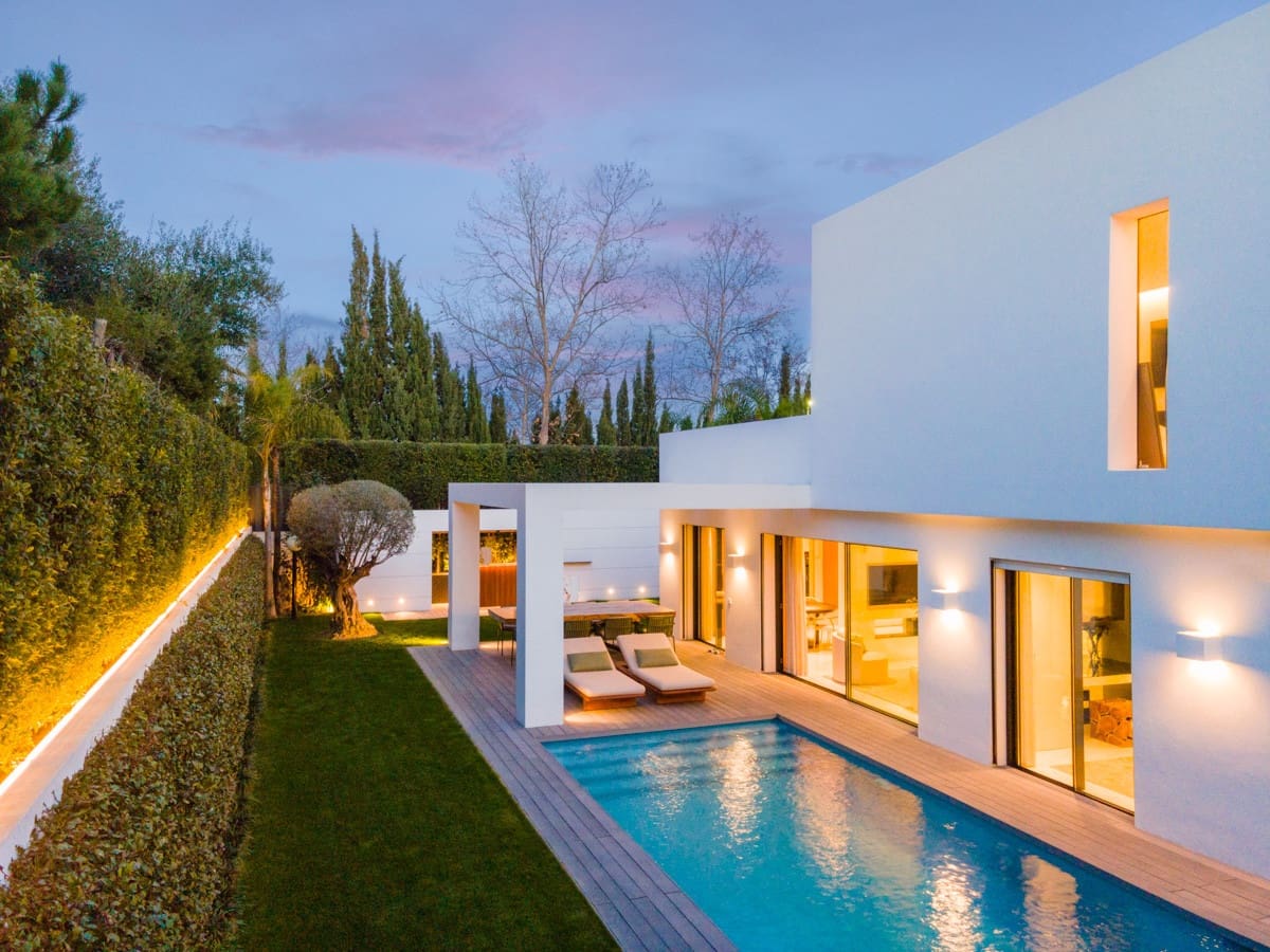 4 Zimmer Villa zu verkaufen in Guadalmina mit Pool Garage - 1.800.000 € (Ref: 10002066)