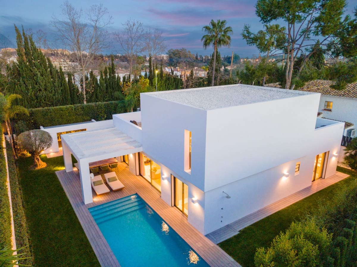 4 Zimmer Villa zu verkaufen in Guadalmina mit Pool Garage - 1.800.000 € (Ref: 10002066)