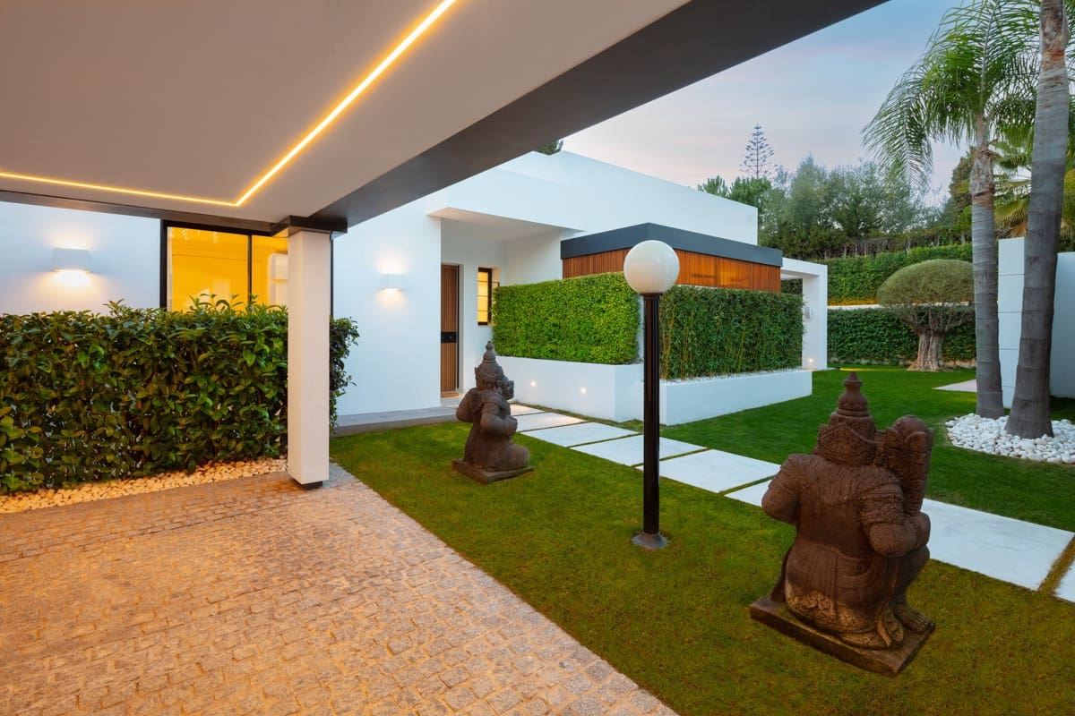 4 Zimmer Villa zu verkaufen in Guadalmina mit Pool Garage - 1.800.000 € (Ref: 10002066)