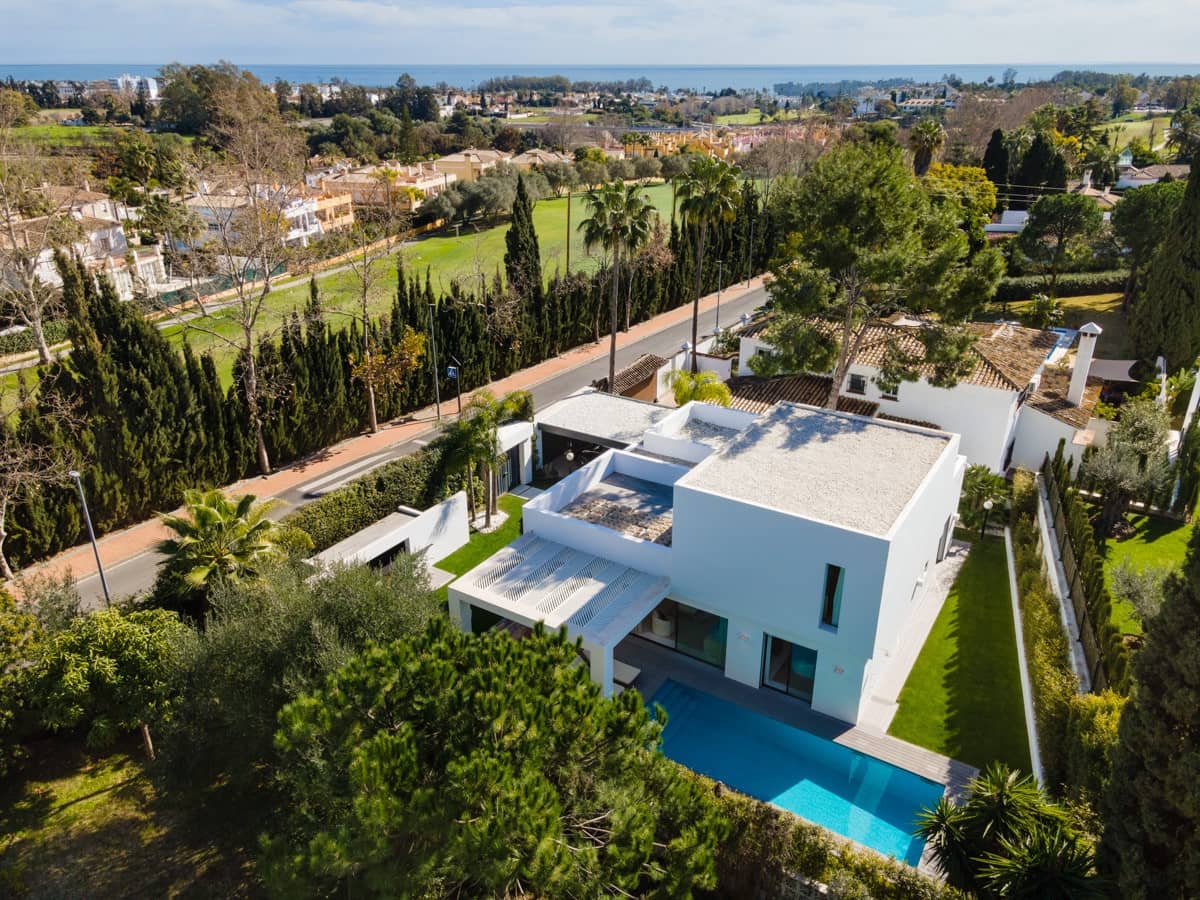 4 Zimmer Villa zu verkaufen in Guadalmina mit Pool Garage - 1.800.000 € (Ref: 10002066)