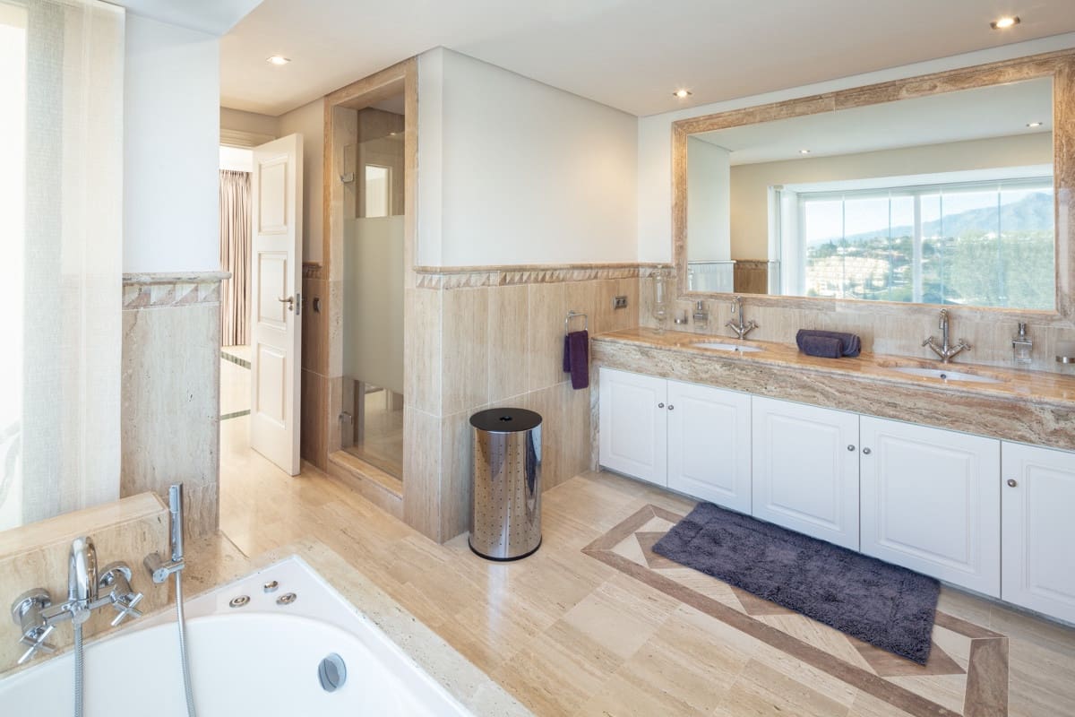 5 chambre Villa/Maison à vendre à Los Flamingos avec piscine garage - 5 000 000 € (Ref: 10002067)