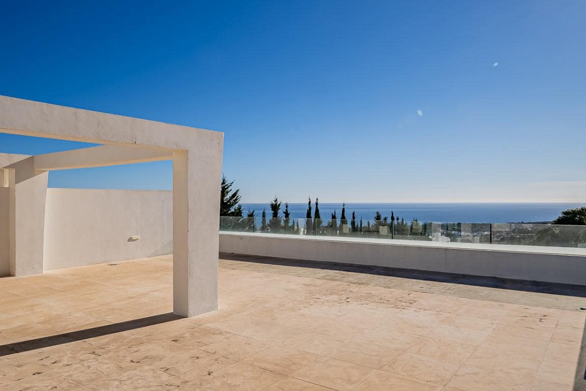 4 sypialnia Apartament na sprzedaż w Marbella z basenem garażem - 2 950 000 € (Ref: 10002068)
