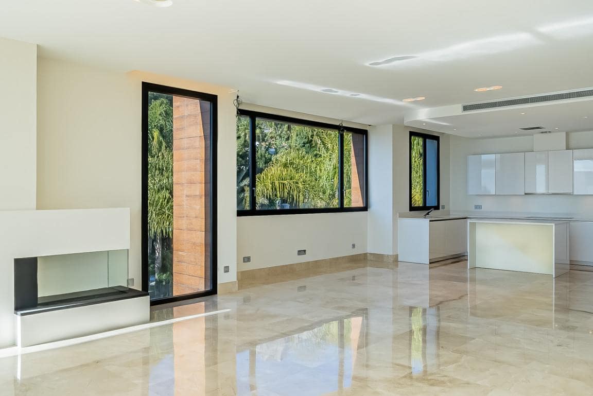 4 sypialnia Apartament na sprzedaż w Marbella z basenem garażem - 2 950 000 € (Ref: 10002068)