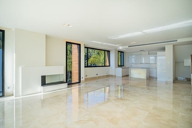 4 sypialnia Apartament na sprzedaż w Marbella z basenem garażem - 2 950 000 € (Ref: 10002068)