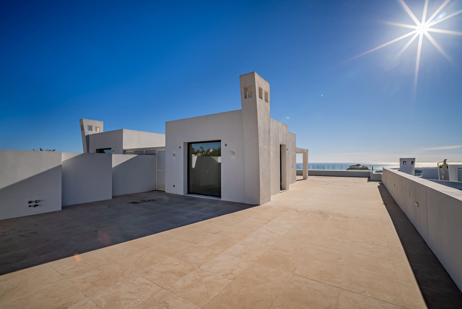 4 sypialnia Apartament na sprzedaż w Marbella z basenem garażem - 2 950 000 € (Ref: 10002068)
