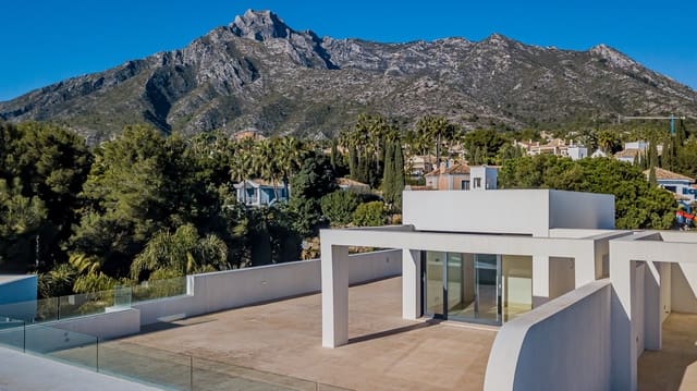 4 sypialnia Apartament na sprzedaż w Marbella z basenem garażem - 2 950 000 € (Ref: 10002068)
