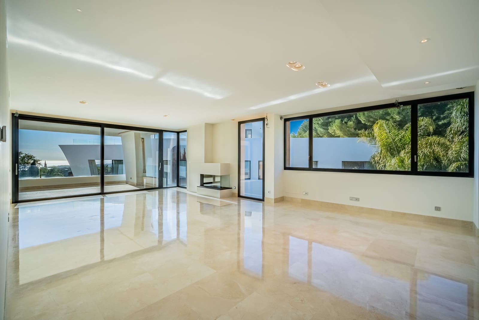 4 sypialnia Apartament na sprzedaż w Marbella z basenem garażem - 2 950 000 € (Ref: 10002068)