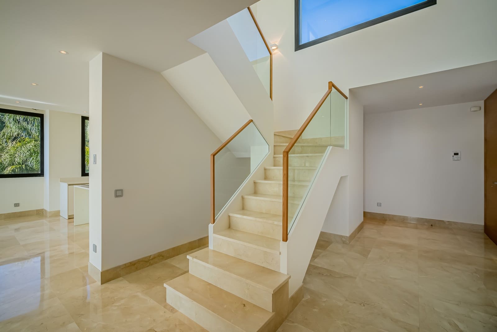 4 sypialnia Apartament na sprzedaż w Marbella z basenem garażem - 2 950 000 € (Ref: 10002068)