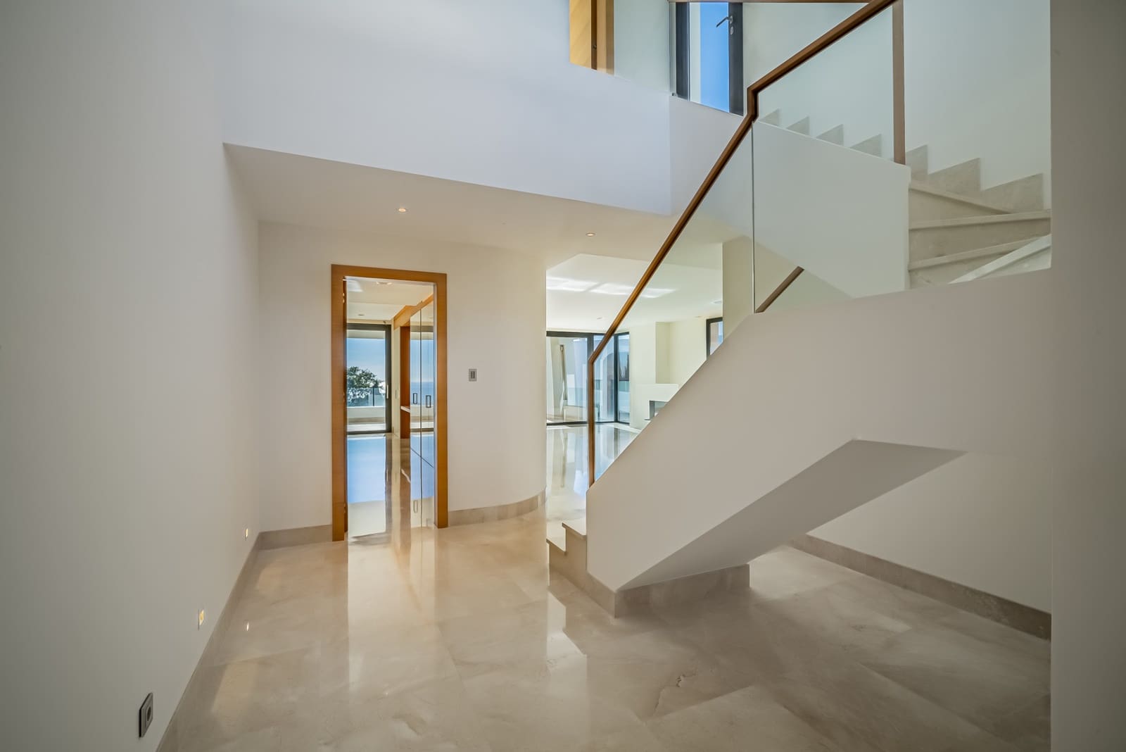 4 sypialnia Apartament na sprzedaż w Marbella z basenem garażem - 2 950 000 € (Ref: 10002068)