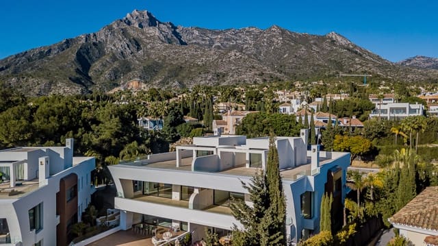 4 sypialnia Apartament na sprzedaż w Marbella z basenem garażem - 2 950 000 € (Ref: 10002068)