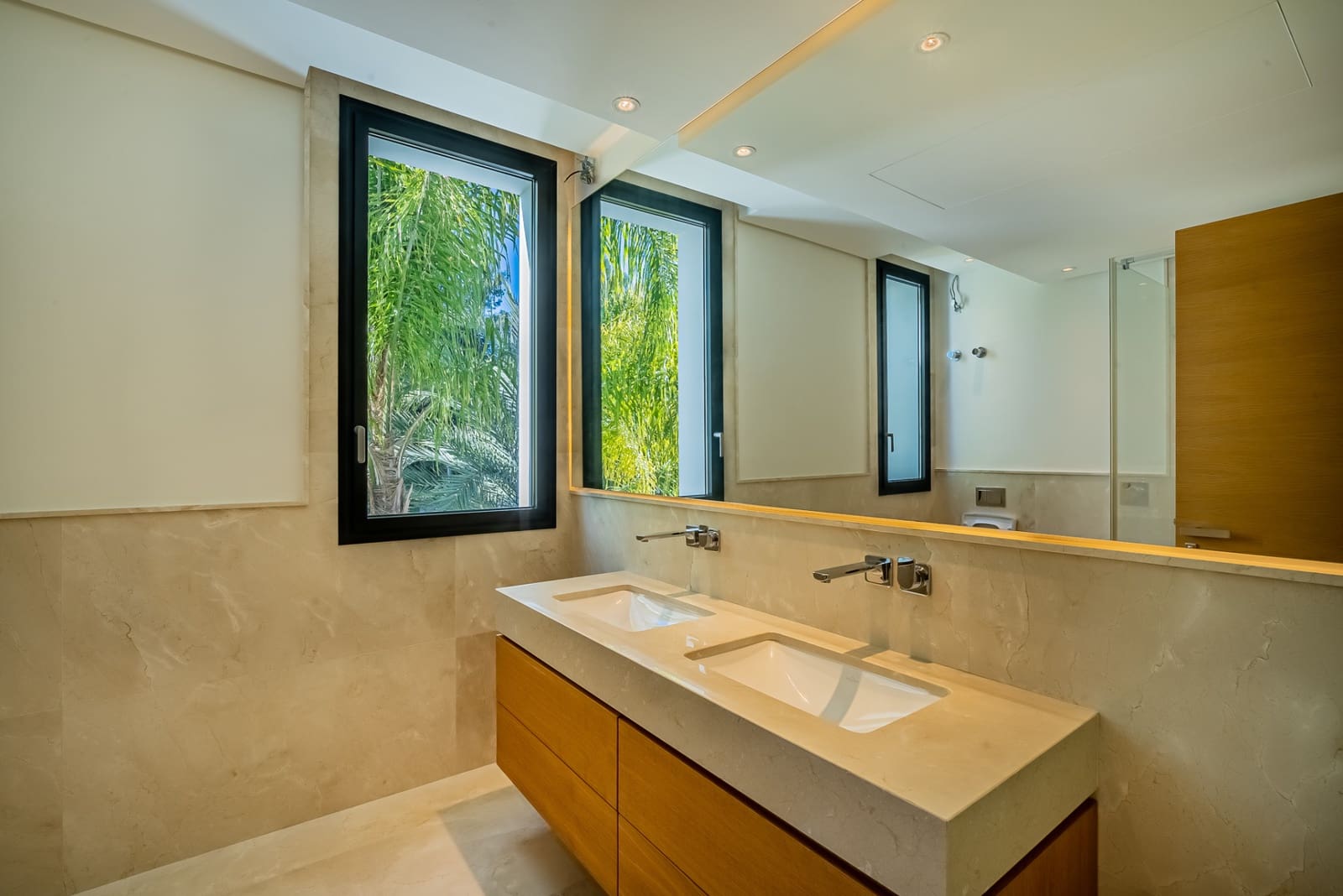 4 sypialnia Apartament na sprzedaż w Marbella z basenem garażem - 2 950 000 € (Ref: 10002068)