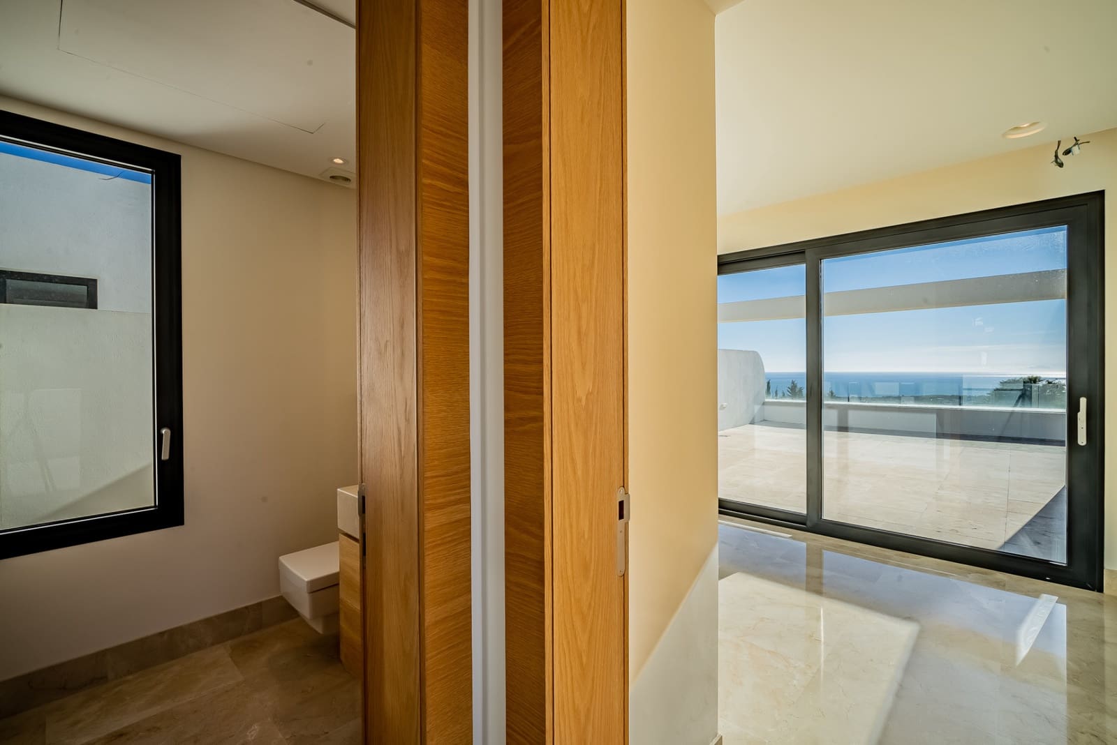 4 sypialnia Apartament na sprzedaż w Marbella z basenem garażem - 2 950 000 € (Ref: 10002068)