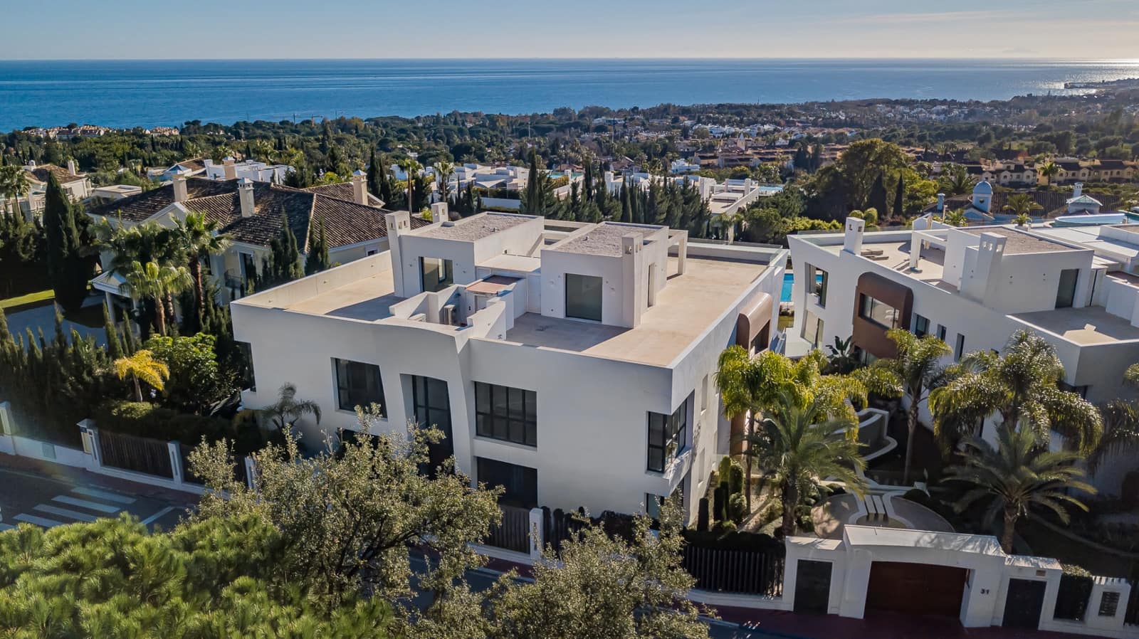 4 sypialnia Apartament na sprzedaż w Marbella z basenem garażem - 2 950 000 € (Ref: 10002068)
