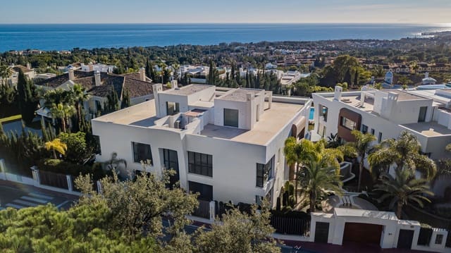 4 sypialnia Apartament na sprzedaż w Marbella z basenem garażem - 2 950 000 € (Ref: 10002068)