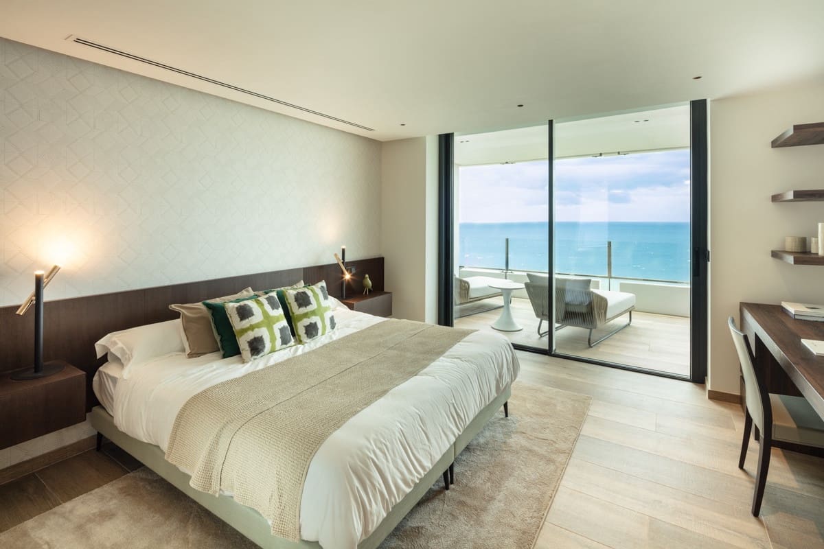3 bedroom Apartment for sale in Marbella with pool garage - € 1,995,000 (Ref: 10002069)