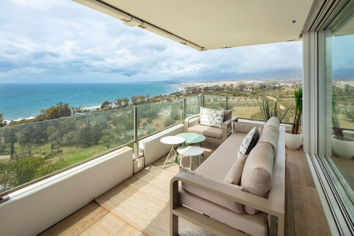 3 bedroom Apartment for sale in Marbella with pool garage - € 1,995,000 (Ref: 10002069)