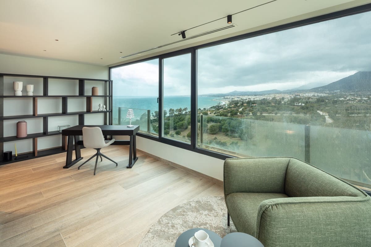 3 bedroom Apartment for sale in Marbella with pool garage - € 1,995,000 (Ref: 10002069)