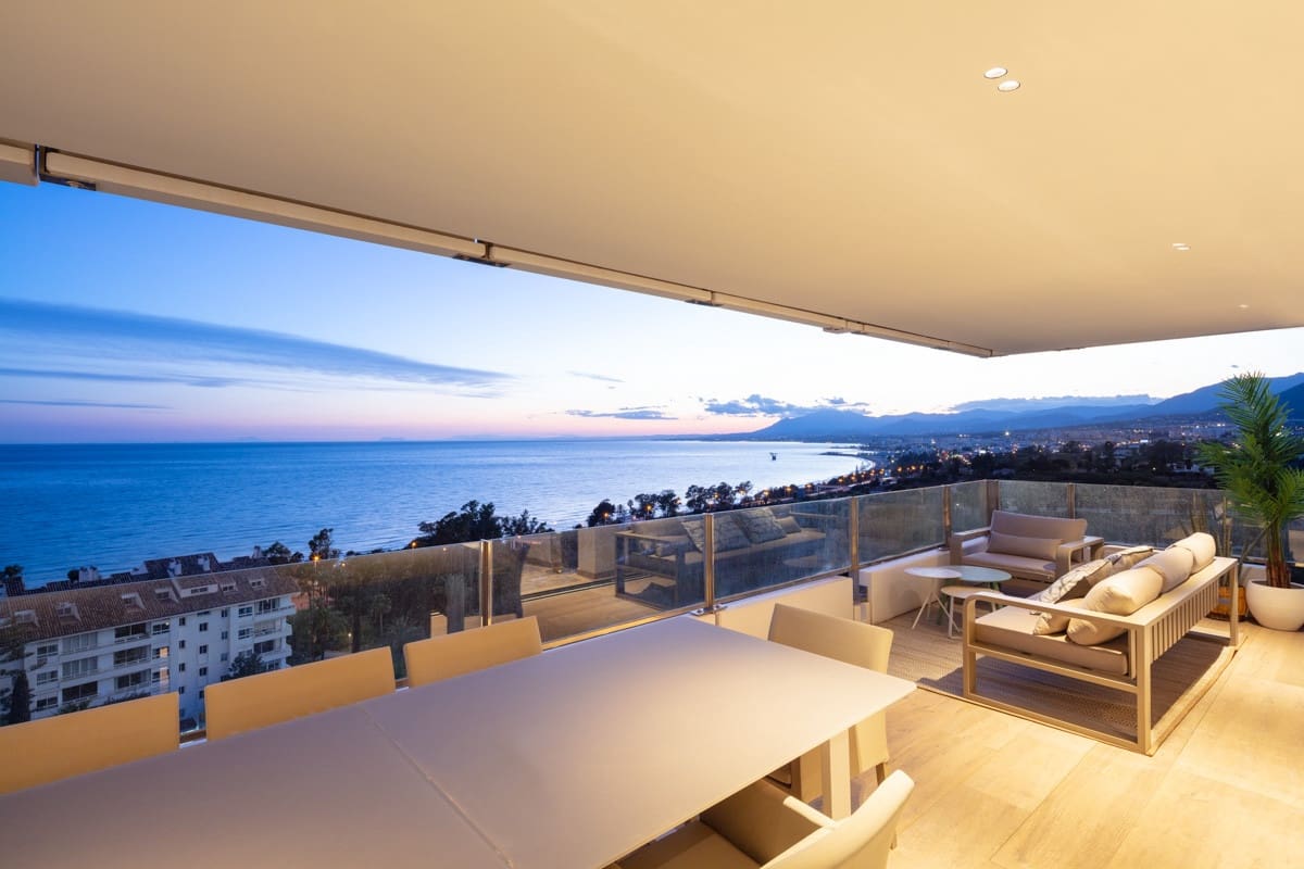 3 bedroom Apartment for sale in Marbella with pool garage - € 1,995,000 (Ref: 10002069)