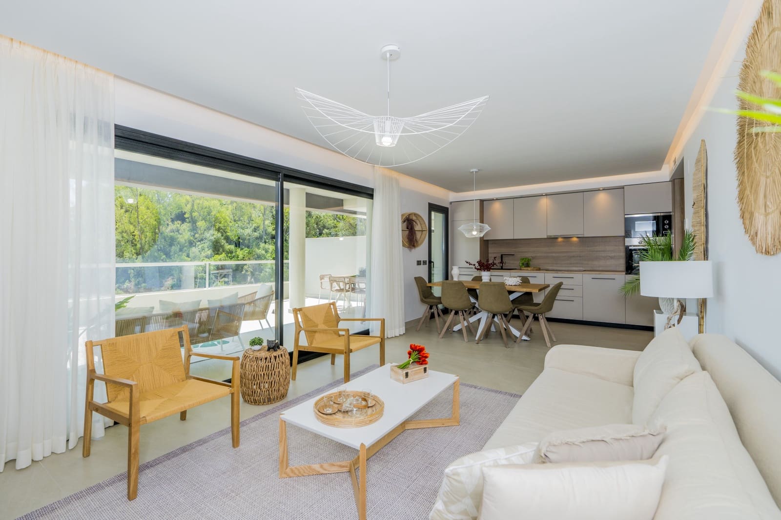 Apartamento de 3 habitaciones en Benahavís en venta con piscina garaje - 473.000 € (Ref: 10002070)