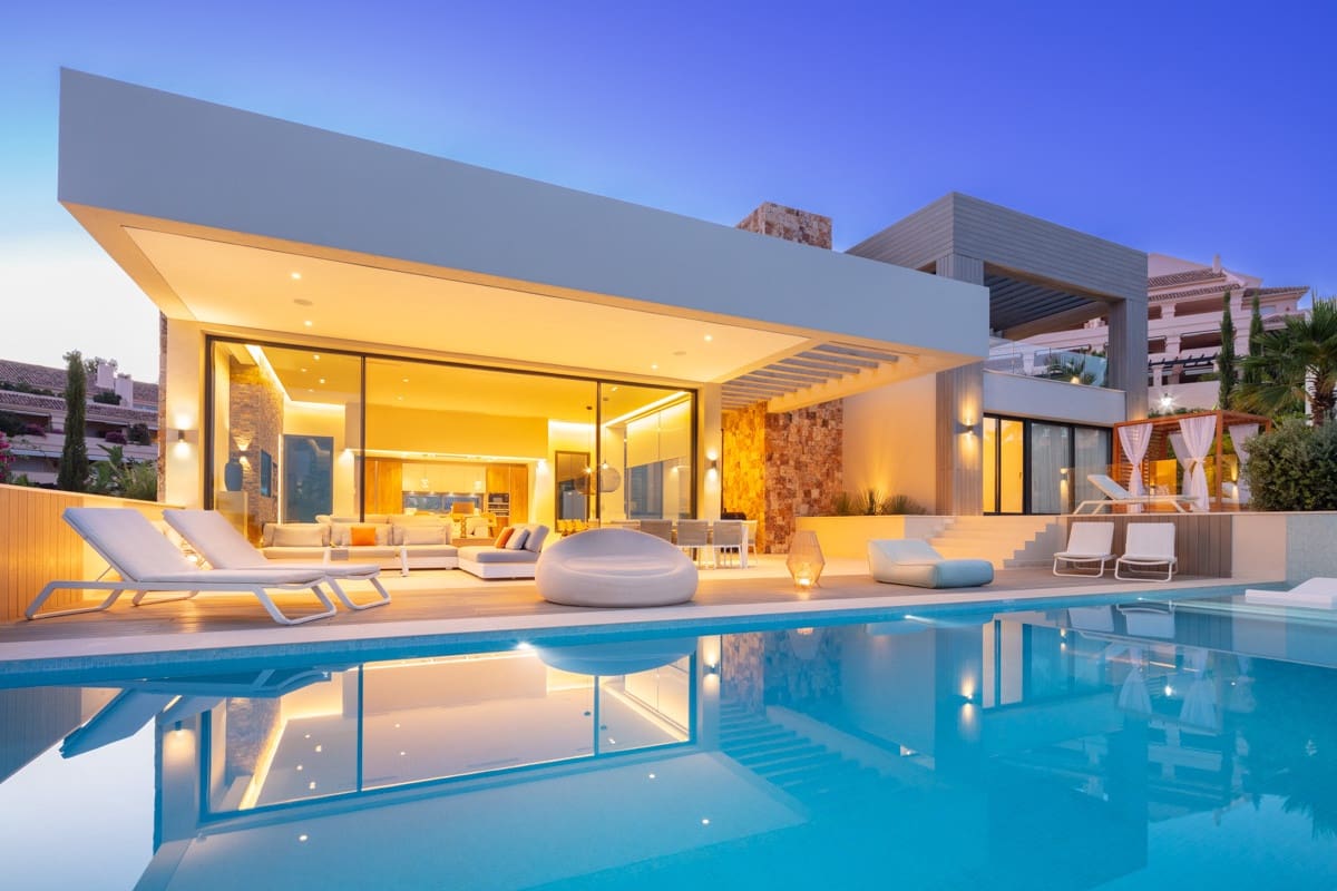 5 sypialnia Willa na sprzedaż w Marbella z basenem garażem - 5 950 000 € (Ref: 10002076)