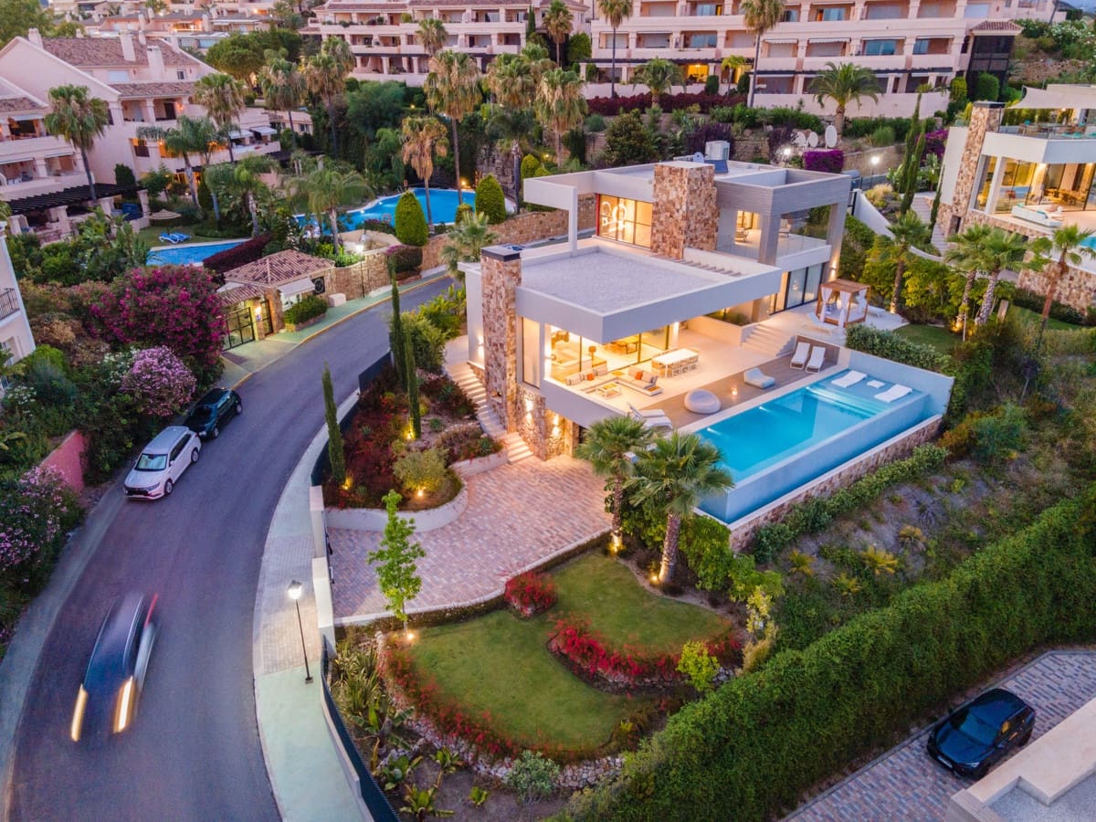 5 sypialnia Willa na sprzedaż w Marbella z basenem garażem - 5 950 000 € (Ref: 10002076)