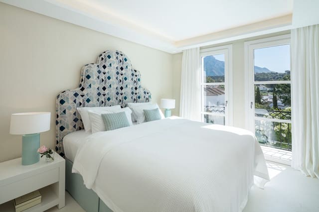 Chalet de 5 habitaciones en Marbella en venta con piscina garaje - 3.250.000 € (Ref: 10002078)