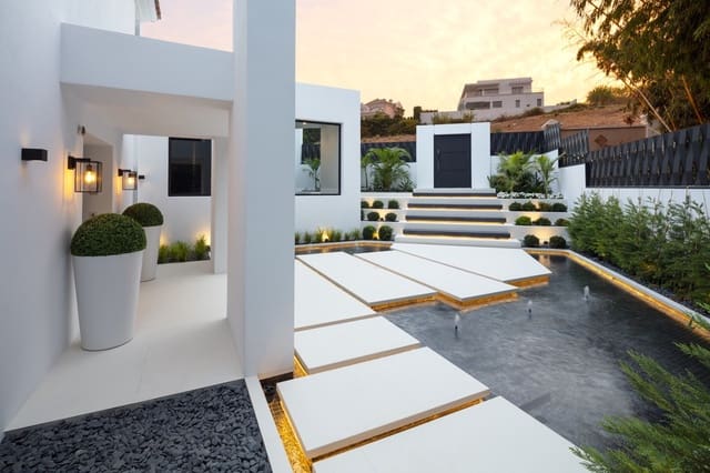 5 quarto Moradia para venda em Marbella com piscina garagem - 4 250 000 € (Ref: 10002079)
