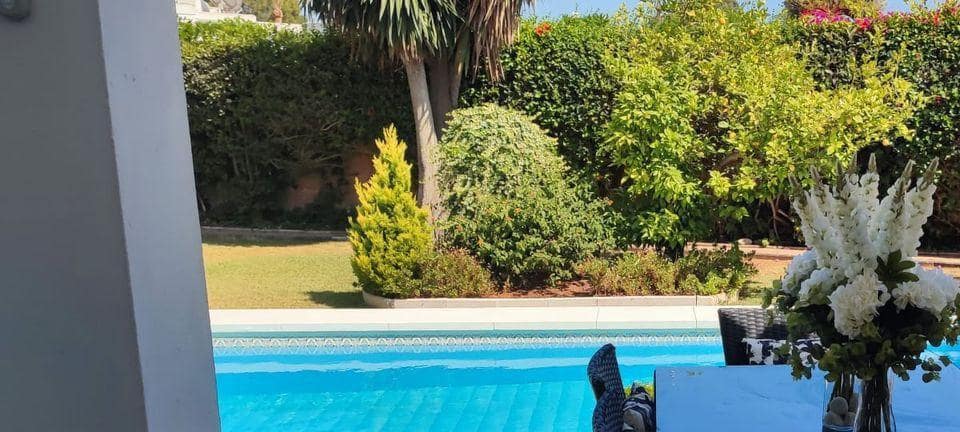 4 soveværelse Villa til salg i Nueva Andalucia med swimmingpool garage - € 1.600.000 (Ref: 10002080)
