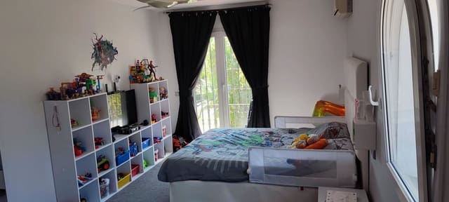 Chalet de 4 habitaciones en Nueva Andalucia, Marbella en venta con piscina garaje - 1.600.000 € (Ref: 10002080)