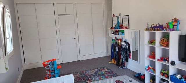 Chalet de 4 habitaciones en Nueva Andalucia, Marbella en venta con piscina garaje - 1.600.000 € (Ref: 10002080)