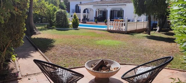 Chalet de 4 habitaciones en Nueva Andalucia, Marbella en venta con piscina garaje - 1.600.000 € (Ref: 10002080)