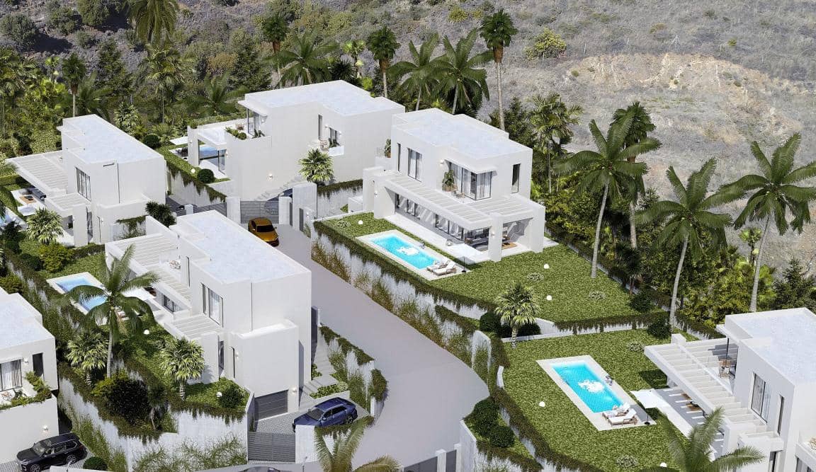 Chalet de 4 habitaciones en Mijas Costa en venta con piscina garaje - 1.495.000 € (Ref: 10002084)