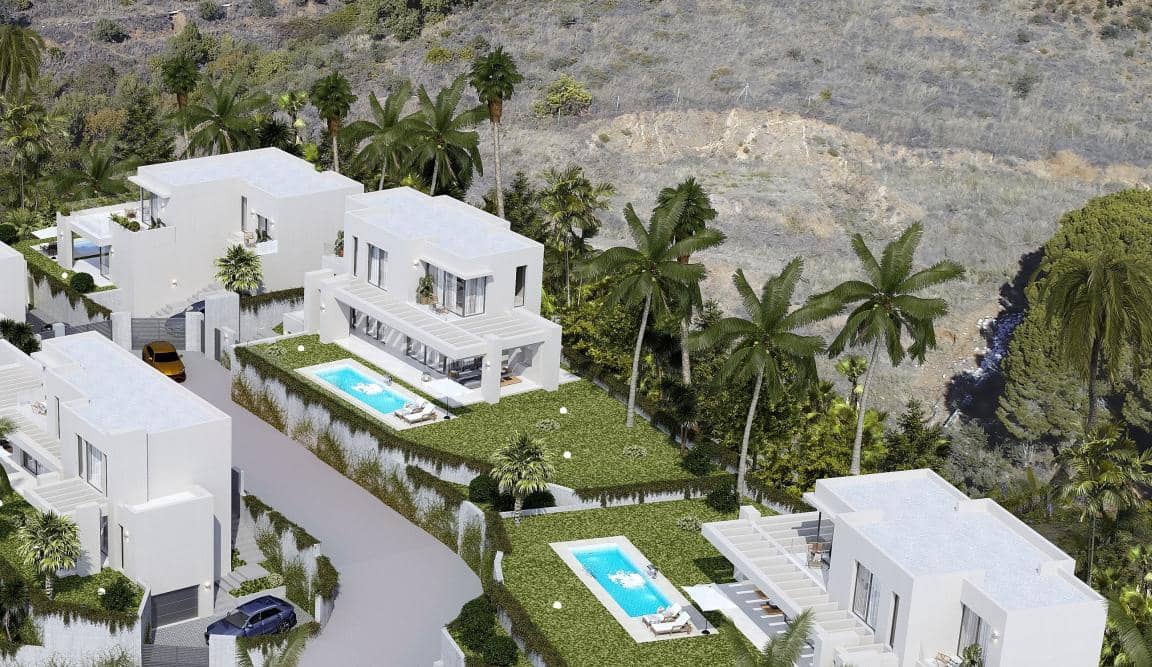 Chalet de 4 habitaciones en Mijas Costa en venta con piscina garaje - 1.495.000 € (Ref: 10002084)