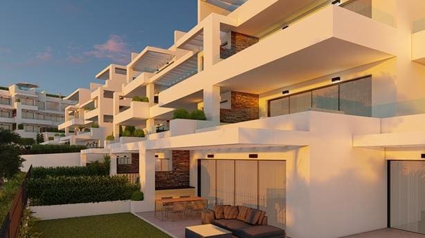 Apartamento de 3 habitaciones en Estepona en venta con piscina garaje - 445.000 € (Ref: 10002086)