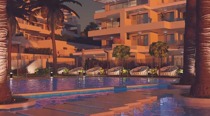 Apartamento de 3 habitaciones en Estepona en venta con piscina garaje - 445.000 € (Ref: 10002086)