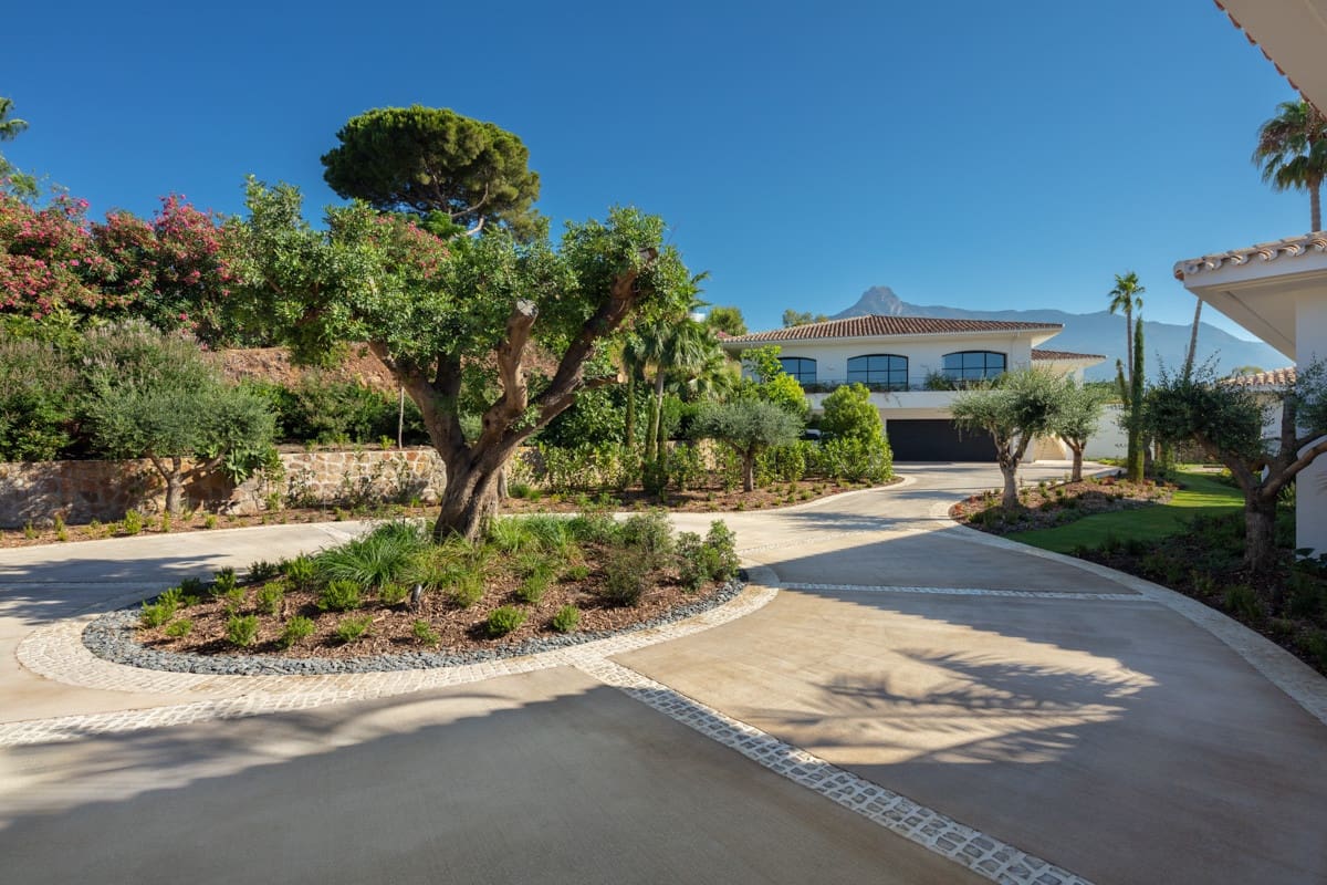 16 soverom Villa til salgs i Golden Mile med svømmebasseng garasje - € 35 000 000 (Ref: 10002092)