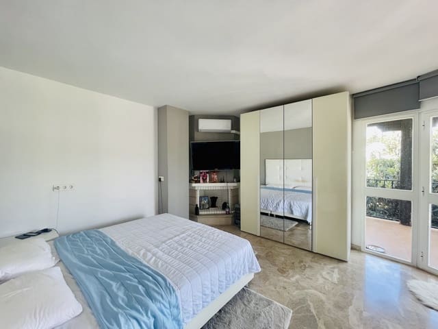 3 soverom Leilighet til salgs i Nueva Andalucia, Marbella med svømmebasseng garasje - € 425 000 (Ref: 10002093)