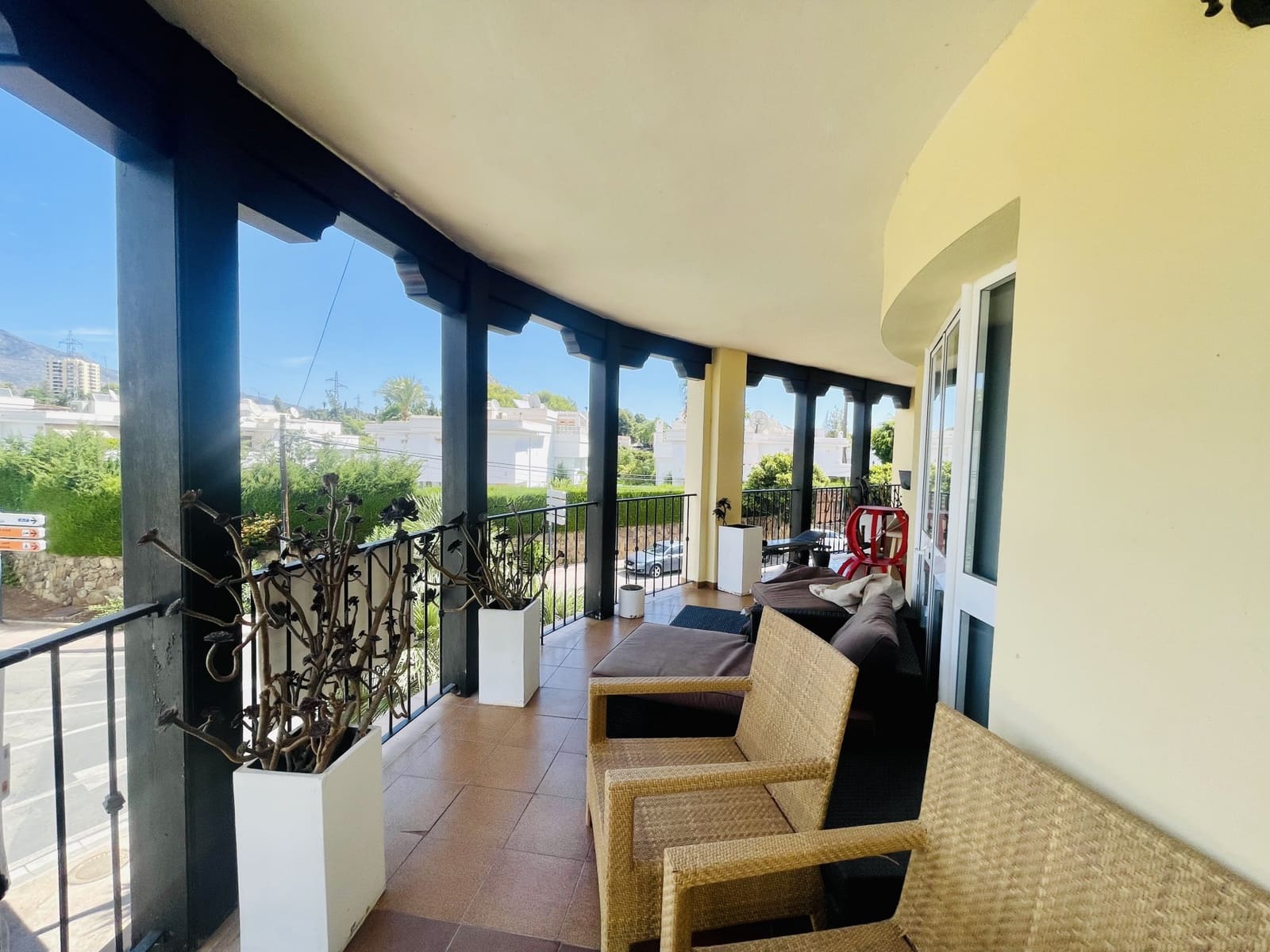 3 soverom Leilighet til salgs i Nueva Andalucia med svømmebasseng garasje - € 425 000 (Ref: 10002093)