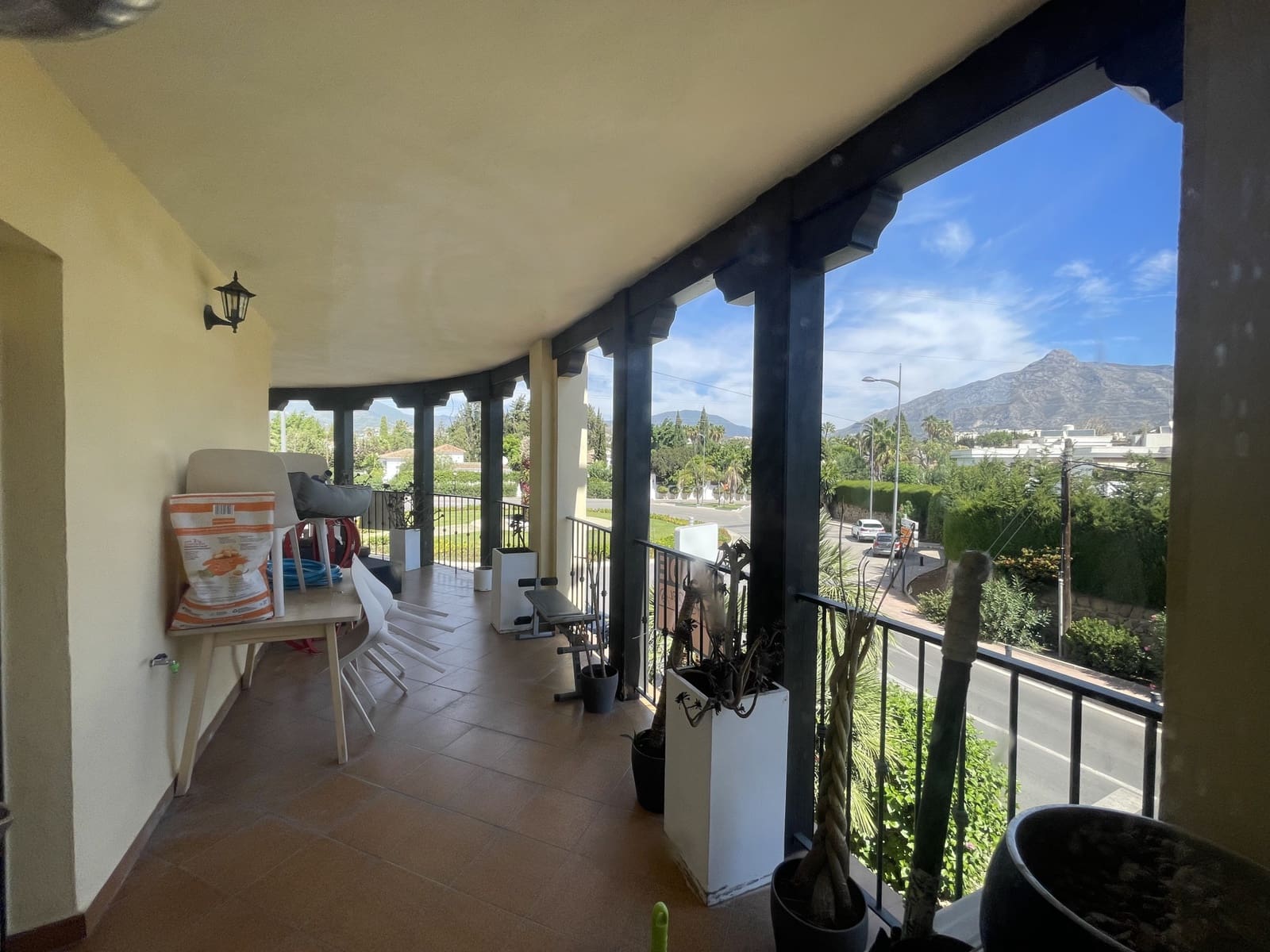 3 soverom Leilighet til salgs i Nueva Andalucia med svømmebasseng garasje - € 425 000 (Ref: 10002093)