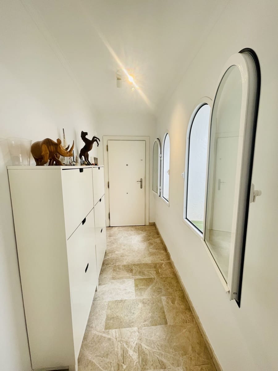 3 soverom Leilighet til salgs i Nueva Andalucia med svømmebasseng garasje - € 425 000 (Ref: 10002093)