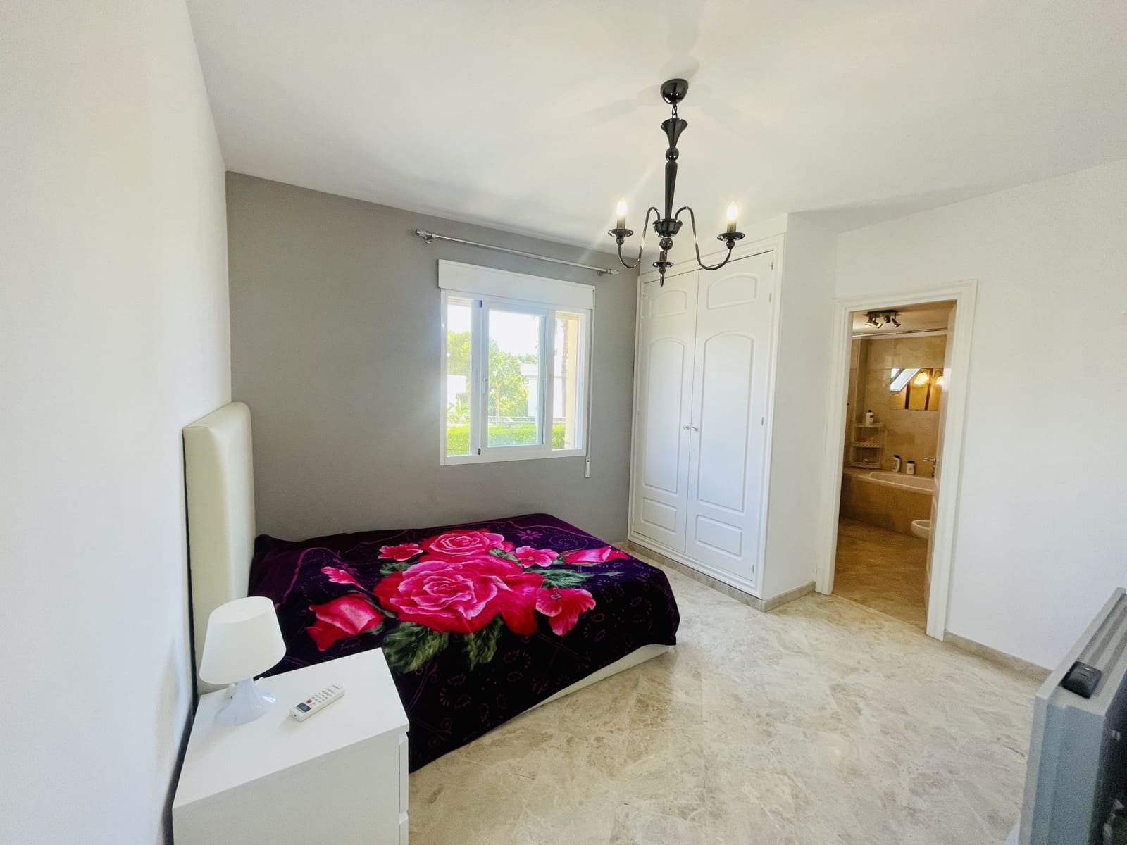 3 soverom Leilighet til salgs i Nueva Andalucia med svømmebasseng garasje - € 425 000 (Ref: 10002093)
