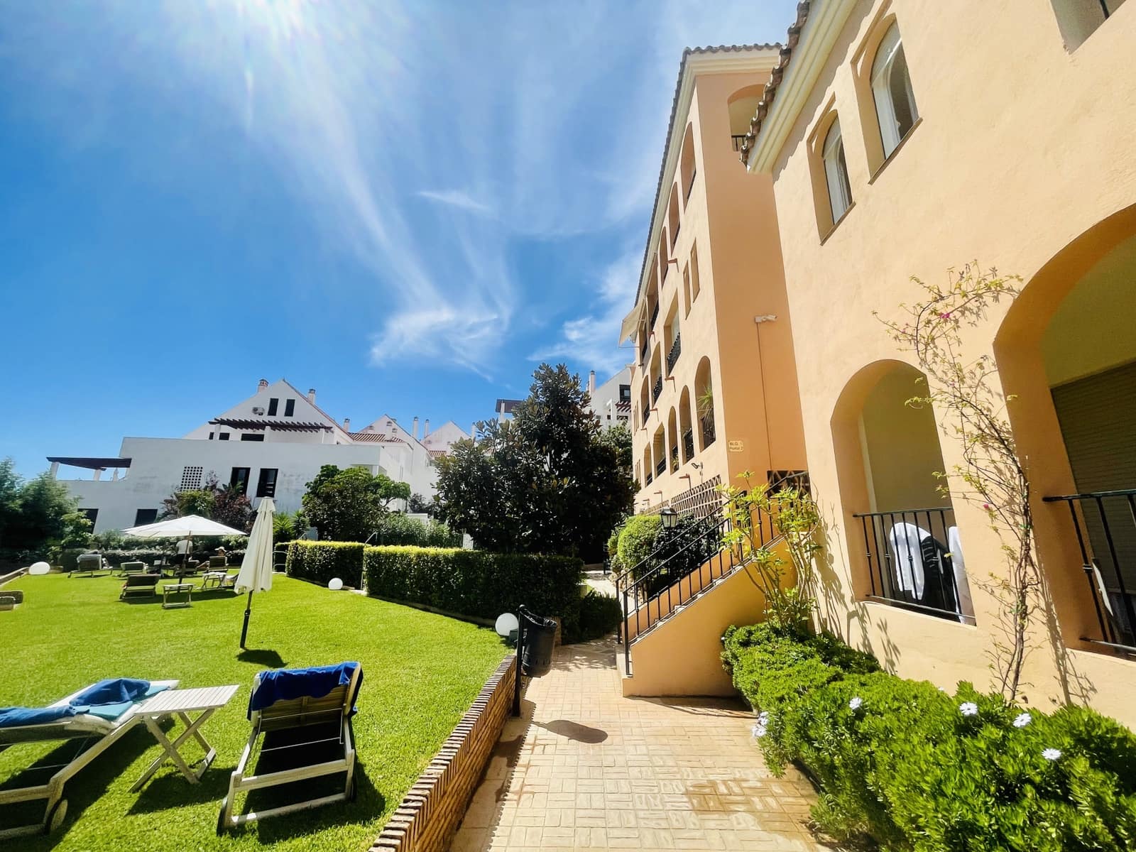 3 soverom Leilighet til salgs i Nueva Andalucia med svømmebasseng garasje - € 425 000 (Ref: 10002093)